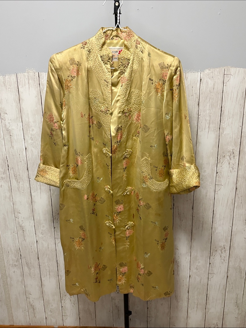 Peony Vintage-Style Gold Embroidered Long Coat - Elegant Floral Design